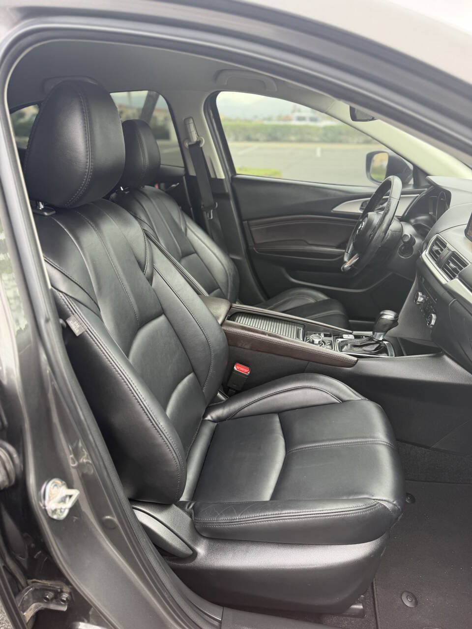 Used 2017 MAZDA MAZDA3 Touring FWD image 11