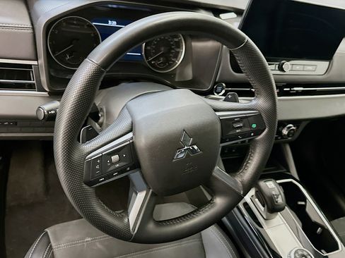 Used 2025 Mitsubishi Outlander SE AWD/4WD image 18