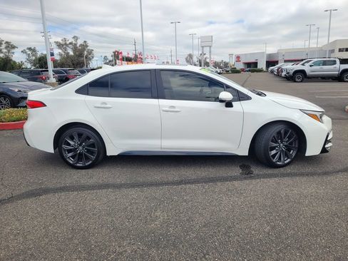 Used 2024 Toyota Corolla SE w/ SE Package FWD image 3
