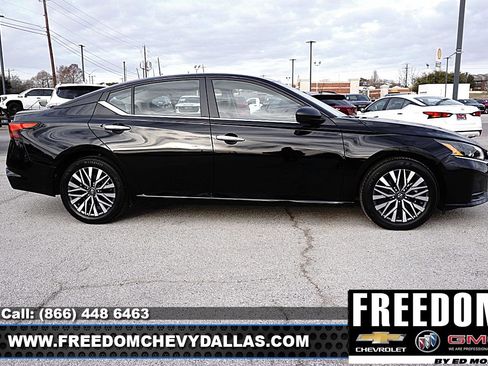 Used 2025 Nissan Altima 2.5 SV image 38