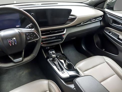 Used 2025 Buick Envista Avenir FWD image 14