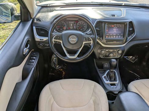 Used 2015 Jeep Cherokee Latitude FWD image 16