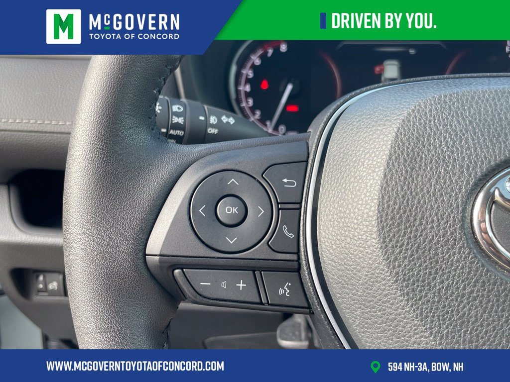 Used 2023 Toyota RAV4 XLE Premium AWD/4WD image 29