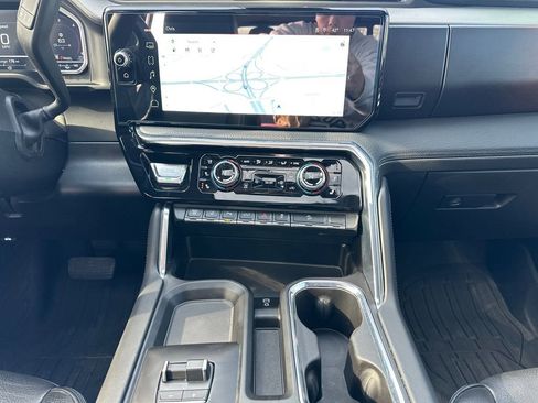 Used 2024 GMC Sierra 2500 Denali w/ Denali Reserve Package image 16