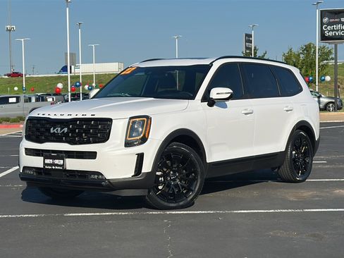 Used 2022 Kia Telluride SX w/ SX Prestige Package image 2
