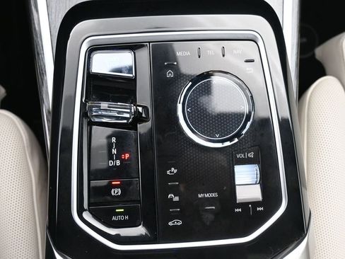 Used 2023 BMW i7 xDrive60 w/ Executive Package 2 image 19