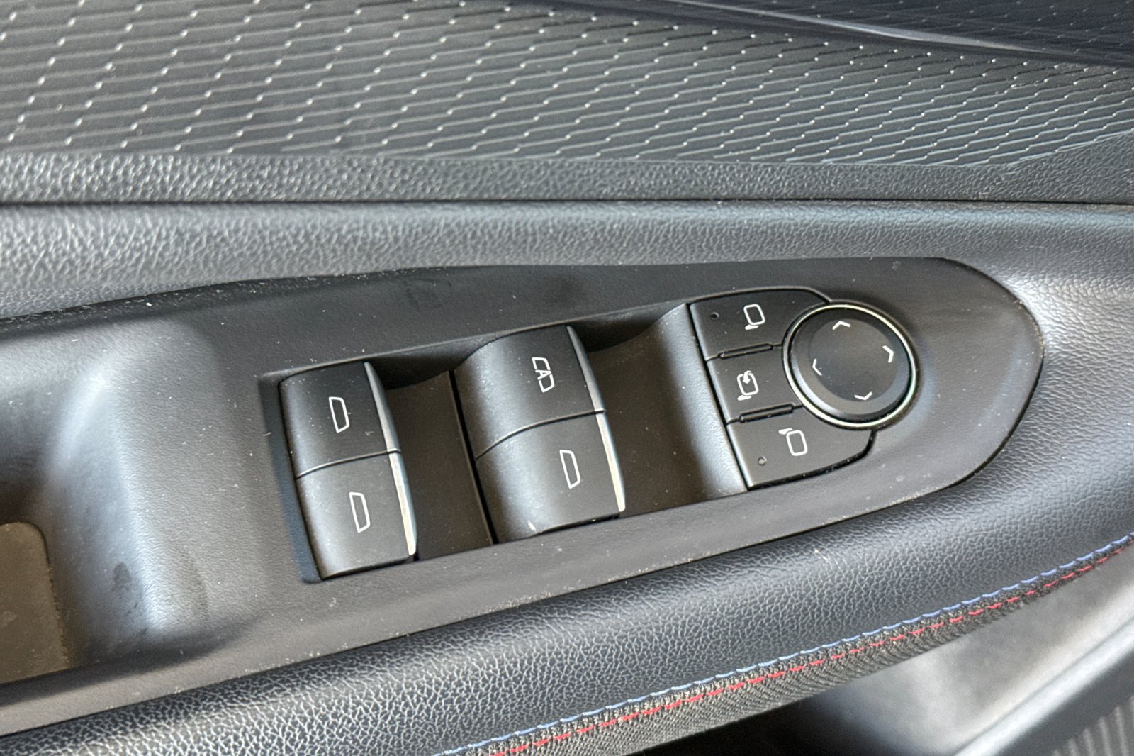 Used 2024 Chevrolet Blazer EV RS AWD/4WD image 18