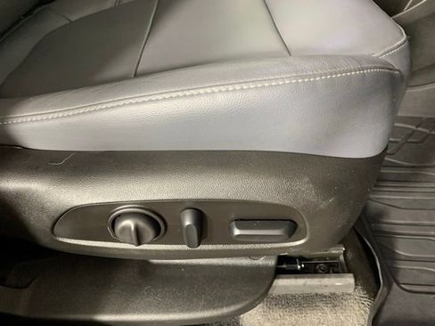 Used 2019 Chevrolet Traverse LT w/ LT Premium Package image 25