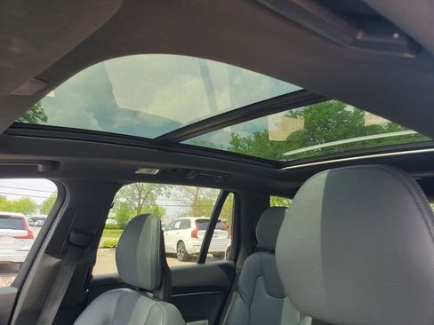 Used 2020 Volvo XC90 T6 Momentum w/ Protection Package AWD/4WD image 14
