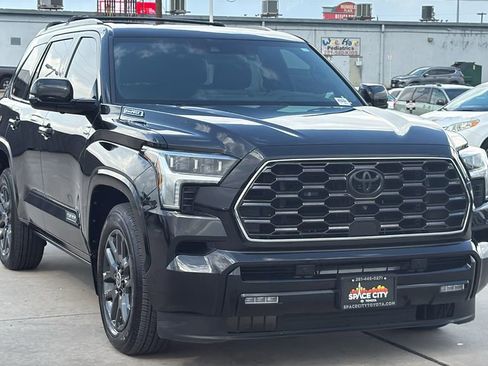 Used 2024 Toyota Sequoia Platinum AWD/4WD image 7