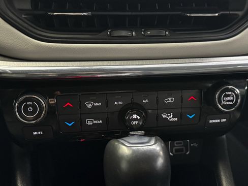 Used 2022 Jeep Compass Limited AWD/4WD image 18