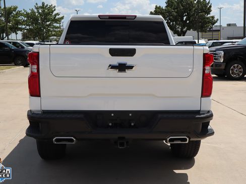 Used 2025 Chevrolet Silverado 1500 LT Trail Boss w/ LT Trail Boss Premium Package AWD/4WD image 4
