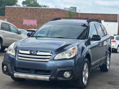Used 2013 Subaru Outback 2.5i Limited AWD/4WD image 3