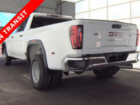 Used 2024 GMC Sierra 3500 Pro AWD/4WD image 4