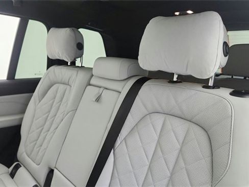 Used 2026 BMW X7 xDrive40i image 57
