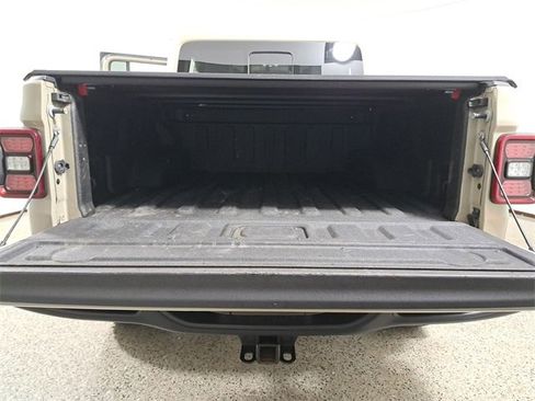 Used 2020 Jeep Gladiator Rubicon image 10