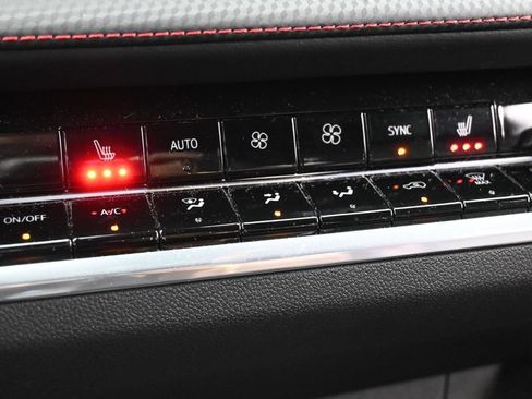 Used 2025 Chevrolet Equinox RS FWD image 21