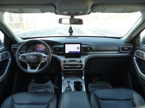 Used 2021 Ford Explorer XLT w/ Equipment Group 202A image 36