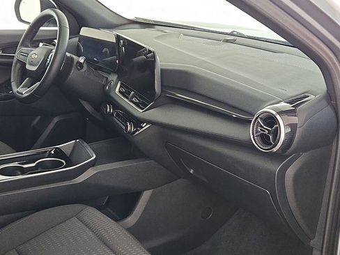 Used 2025 Chevrolet Equinox LT image 34