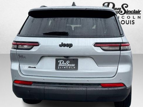 Used 2023 Jeep Grand Cherokee L Laredo image 6
