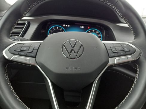 Used 2025 Volkswagen Atlas Cross Sport SE AWD/4WD image 19