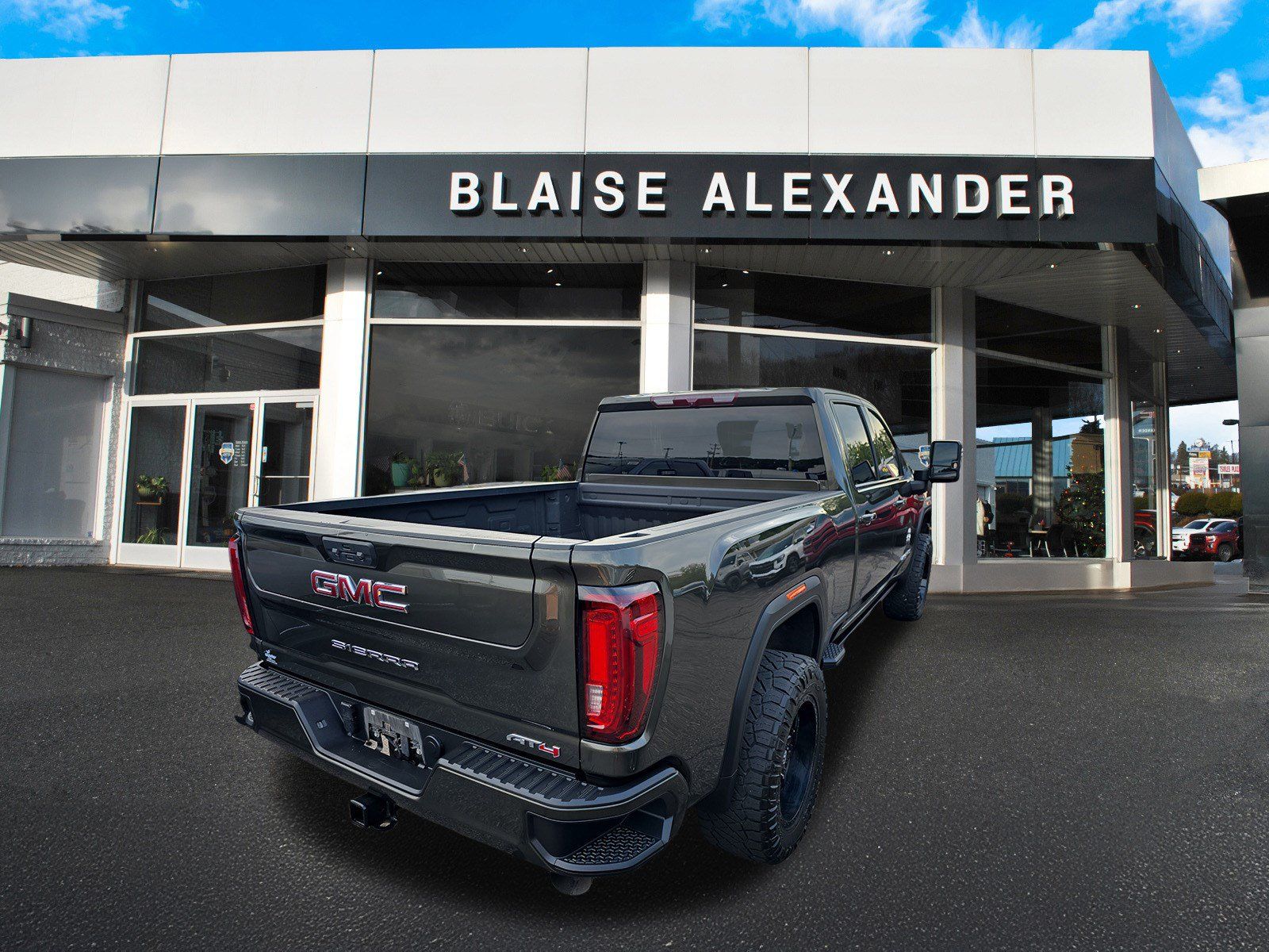 Used 2023 GMC Sierra 2500 AT4 w/ Gooseneck/5TH Wheel Package AWD/4WD image 3