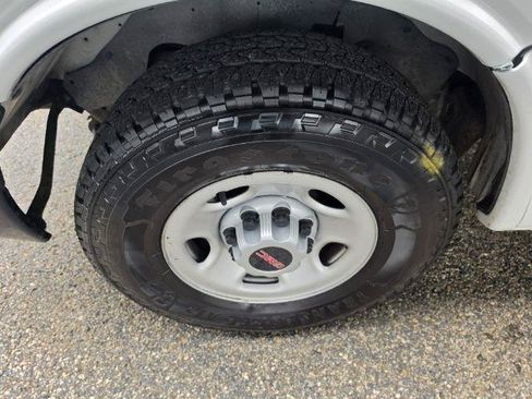Used 2018 GMC Savana 2500 RWD image 39