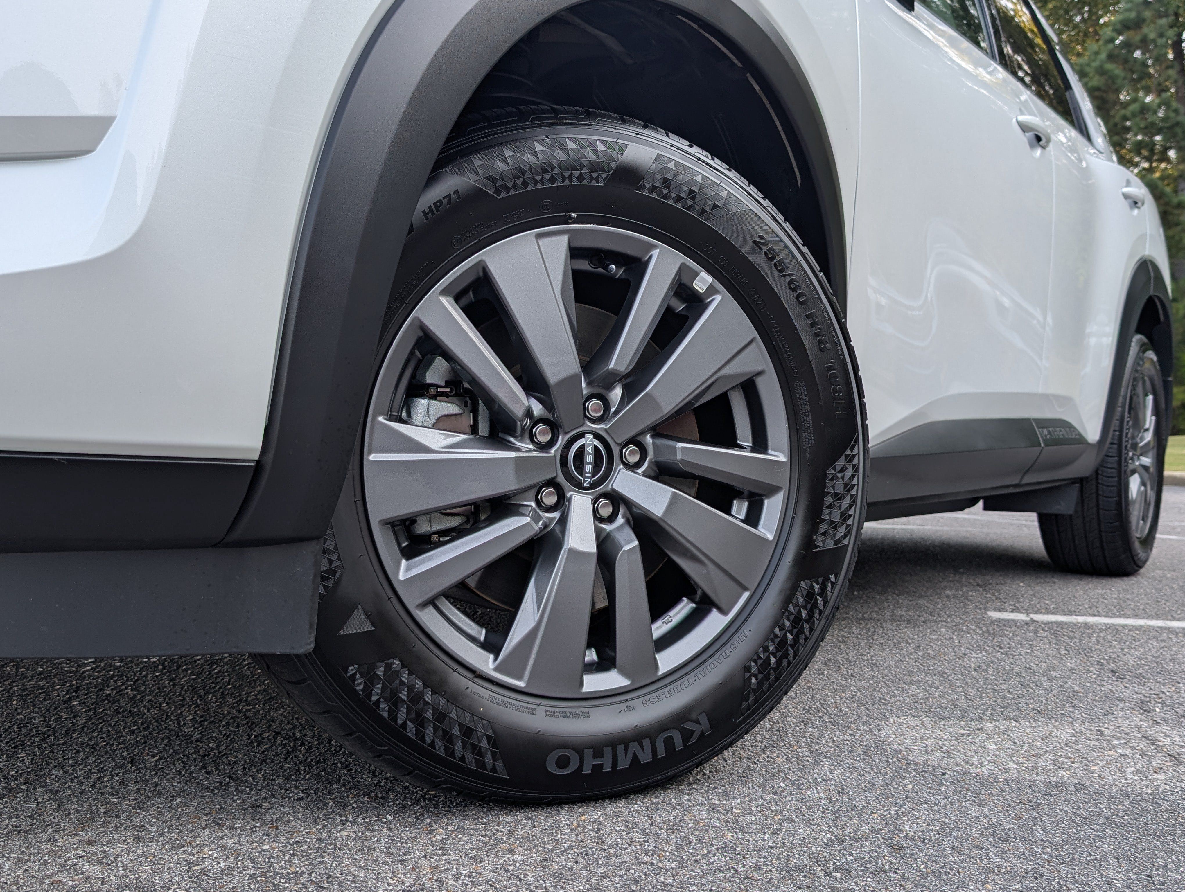 Used 2025 Nissan Pathfinder SV FWD image 36