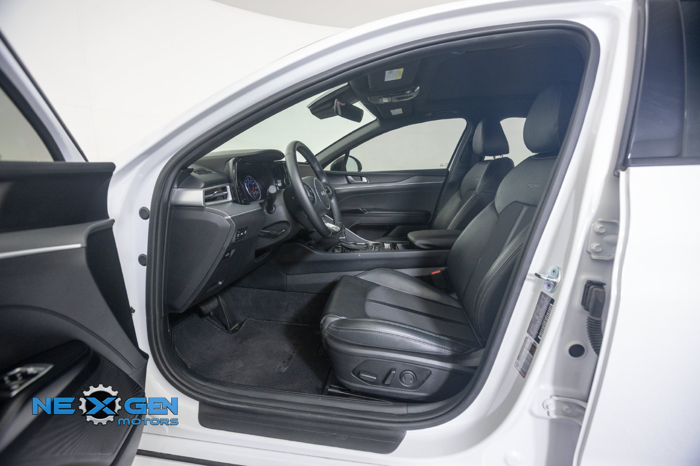 Used 2022 Kia K5 GT-Line w/ GT-Line FWD Premium Package image 12
