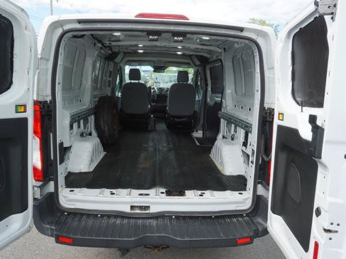 Used 2018 Ford Transit 250 130 Low Roof RWD image 9