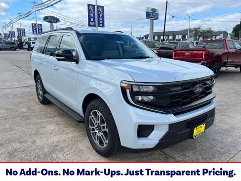 New 2025 Ford Expedition Active RWD image 1