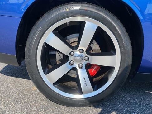 Used 2011 Dodge Challenger SRT8 RWD image 12