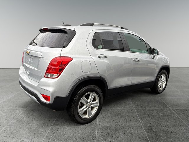 Used 2020 Chevrolet Trax LT w/ LT Convenience Package AWD/4WD image 5