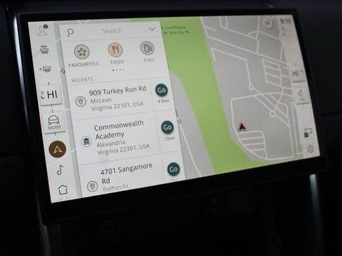 Used 2025 Land Rover Discovery Sport S image 20