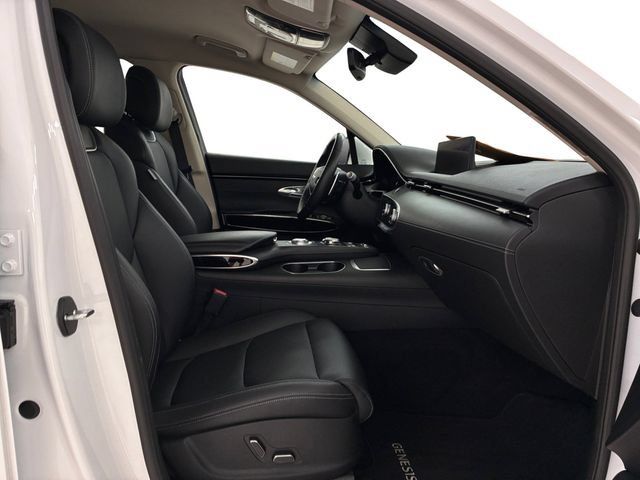 Used 2025 Genesis GV70 2.5T AWD/4WD image 14