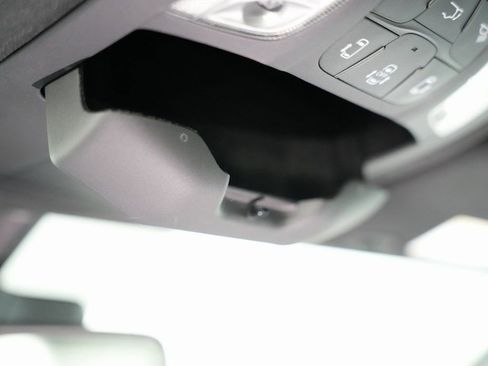 Used 2019 Chrysler Pacifica Limited w/ Advanced Safetytec Group image 54