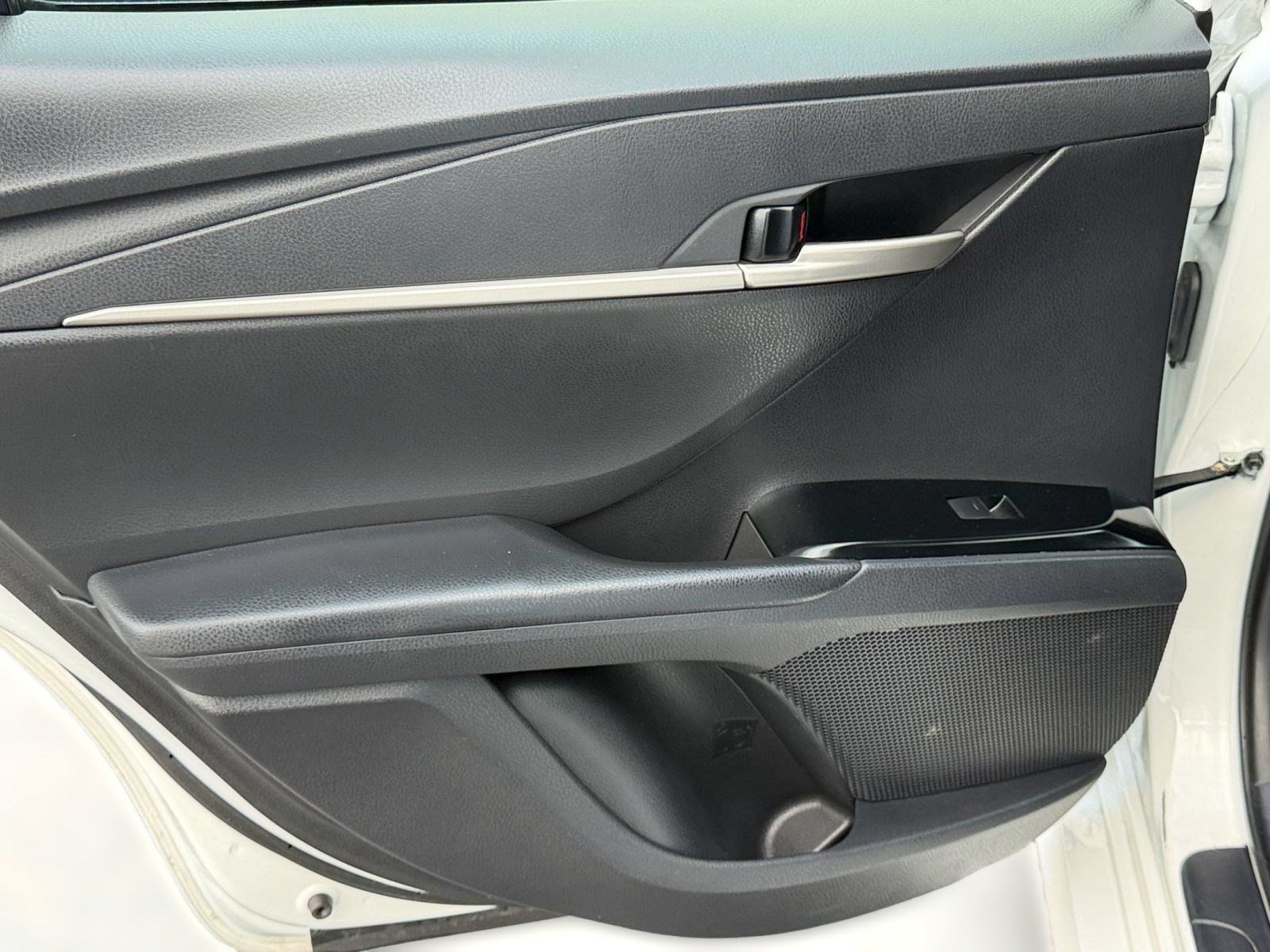 Used 2025 Toyota Camry LE FWD image 32