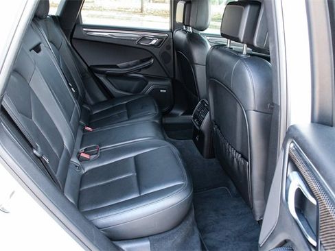 Used 2020 Porsche Macan S image 39