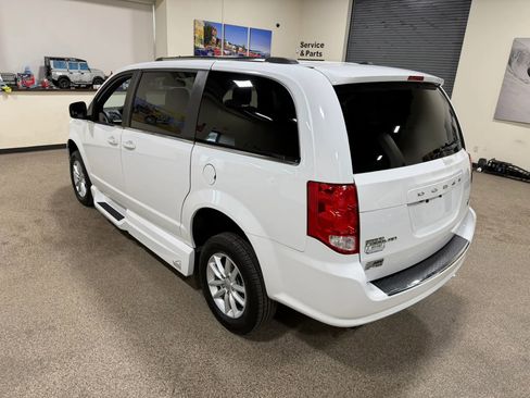 Used 2019 Dodge Grand Caravan SXT FWD image 20