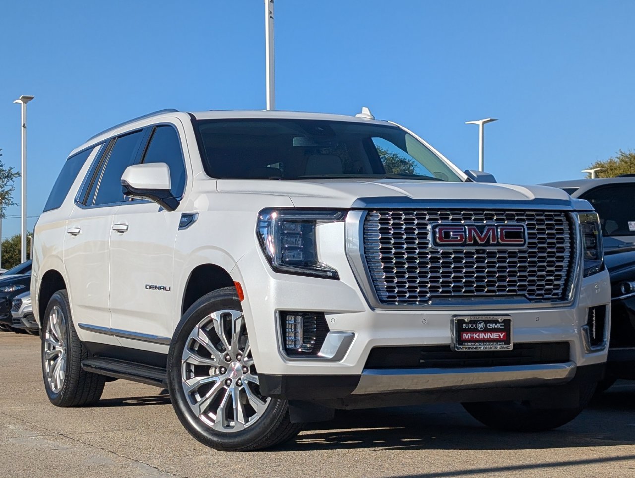 Used 2024 GMC Yukon Denali RWD image 2
