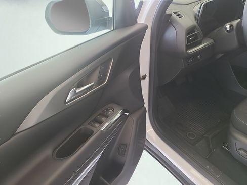 New 2026 Chevrolet Traverse LT w/ LPO, Floor Liner Package FWD image 11