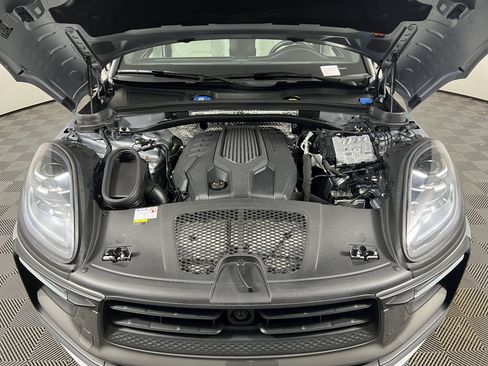 Certified 2023 Porsche Macan Turbo AWD/4WD image 22