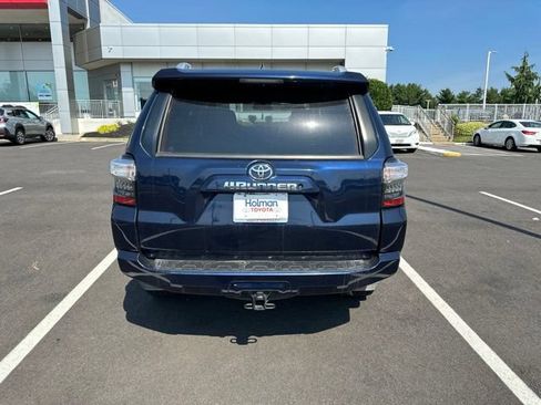 Used 2017 Toyota 4Runner SR5 AWD/4WD image 5