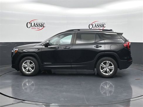 Used 2022 GMC Terrain SLE w/ Driver Convenience Package image 4