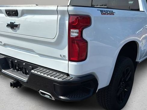 Used 2025 Chevrolet Silverado 1500 LT Trail Boss w/ Convenience Package II AWD/4WD image 37