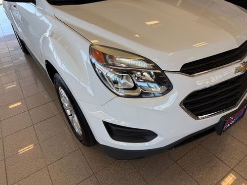 Used 2017 Chevrolet Equinox LS FWD image 8