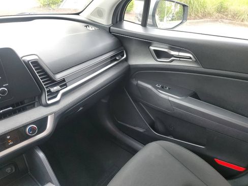 Used 2024 Kia Sportage LX FWD image 30