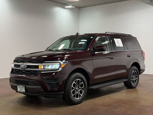 Used 2024 Ford Expedition XLT image 28