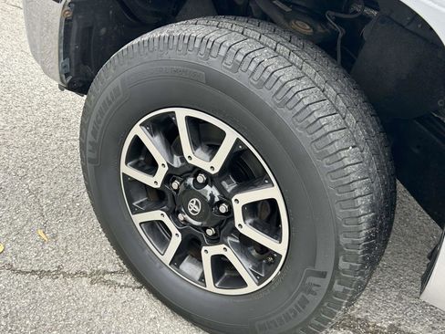 Used 2014 Toyota Tundra SR5 image 9