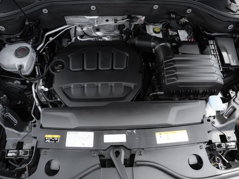 Used 2024 Volkswagen Atlas Cross Sport SEL R-Line AWD/4WD image 33